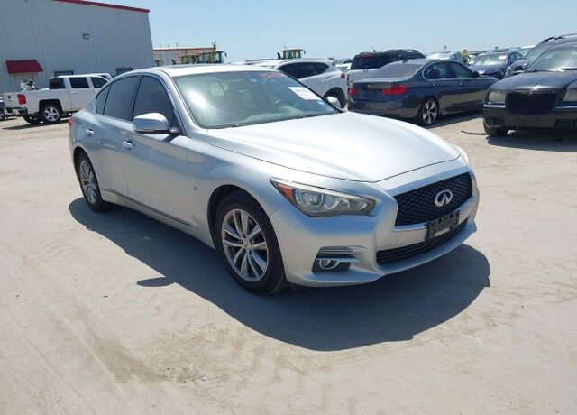 2015 INFINITI Q50
