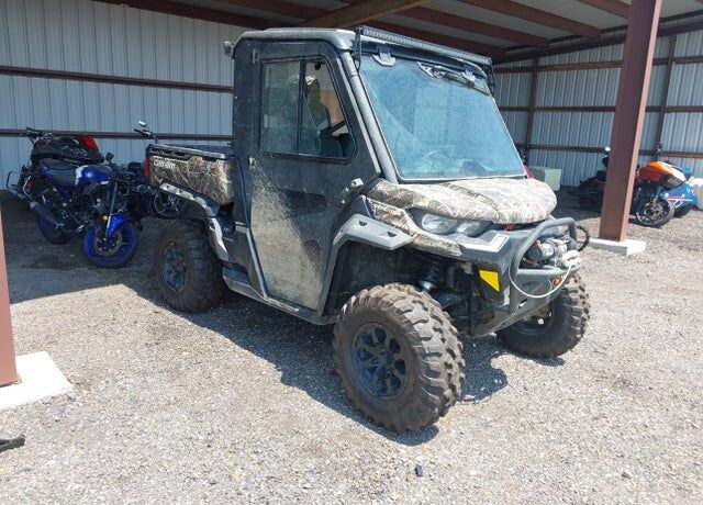 2025 CAN-AM Defender/Traxter