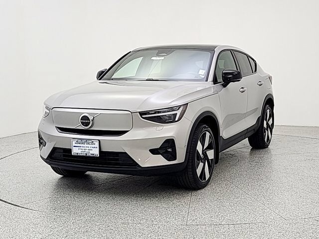 2023 VOLVO C40