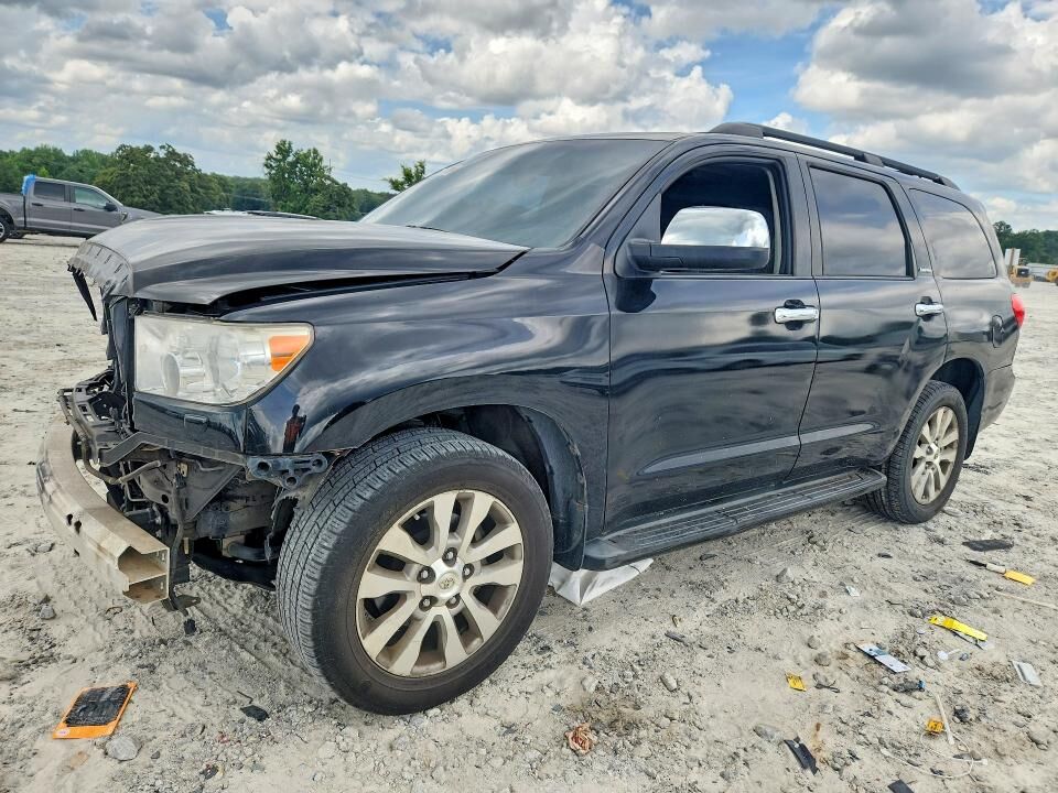 2013 TOYOTA Sequoia