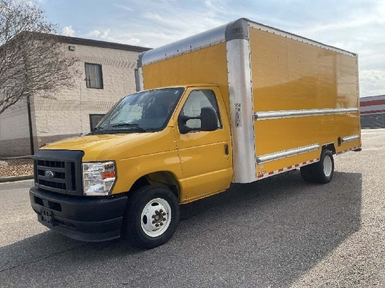 2022 FORD E-350