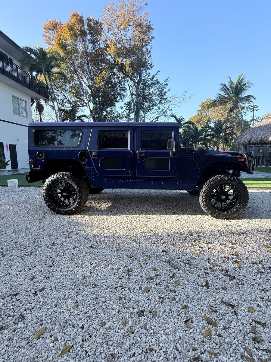 HUMMER H1