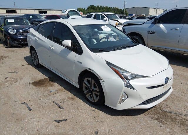 2016 TOYOTA PRIUS