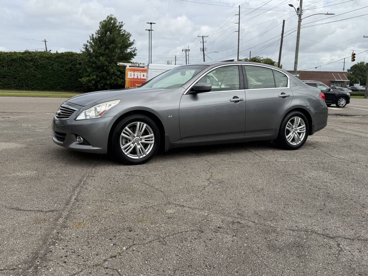 2015 INFINITI Q40
