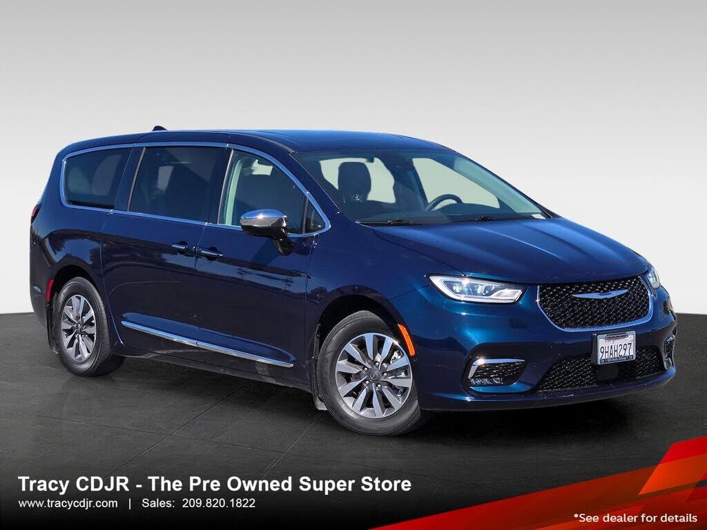 2023 CHRYSLER Pacifica