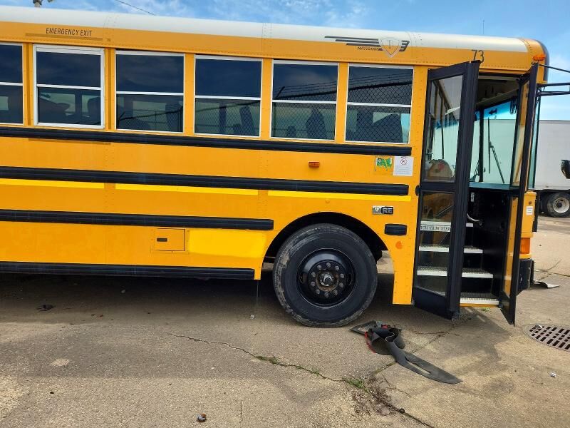 2016 IC BUS PB305