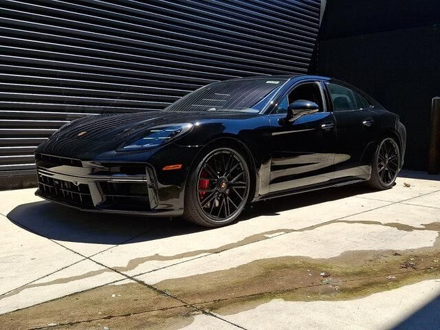 2026 PORSCHE Panamera