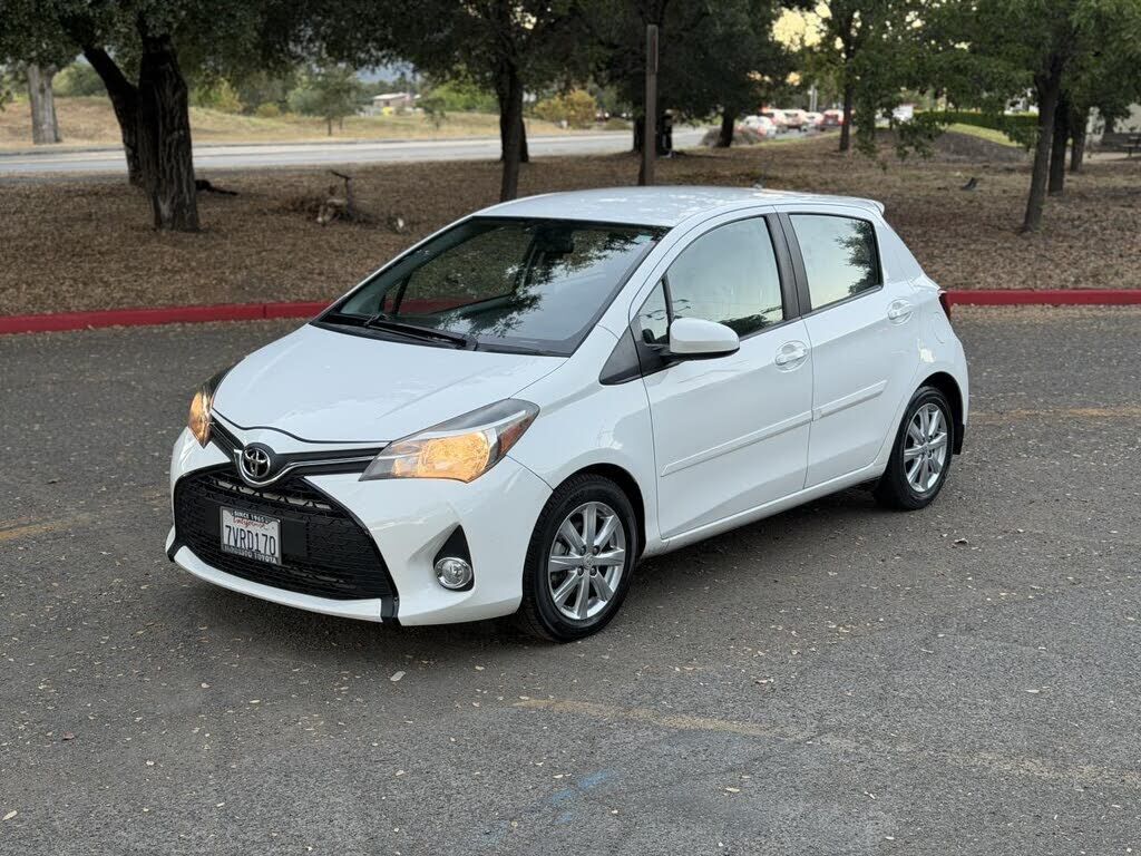 2016 TOYOTA Yaris