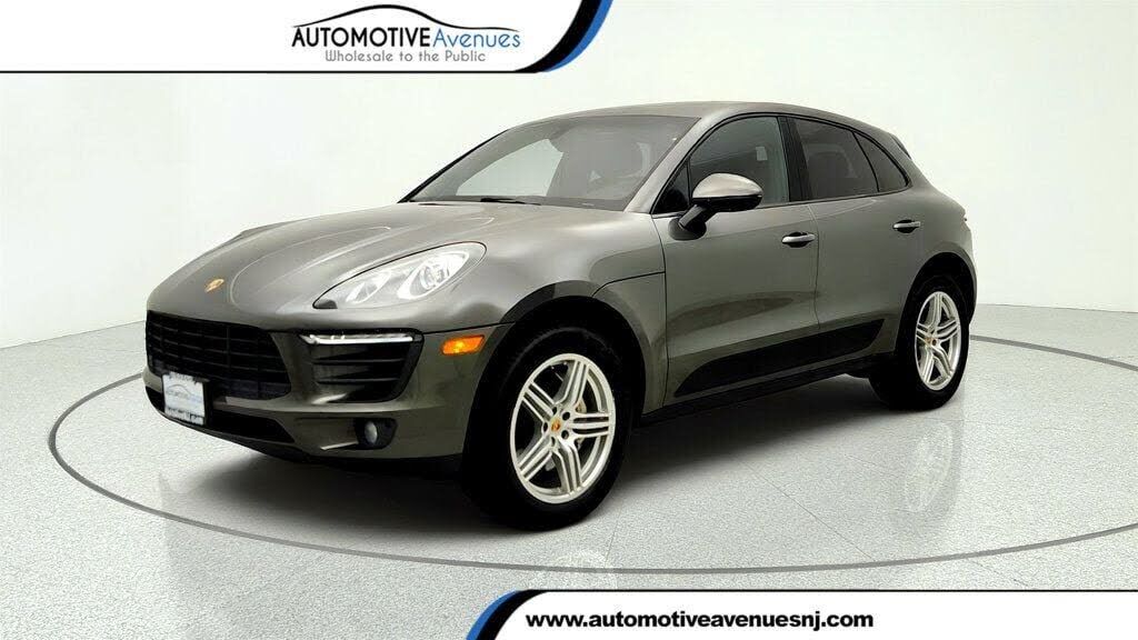 2016 PORSCHE Macan