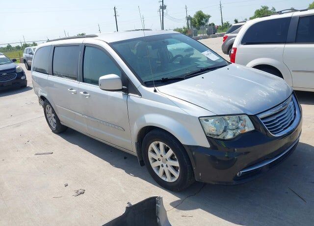 2012 CHRYSLER Town and Country