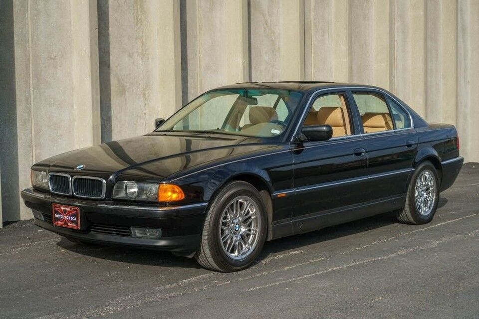 BMW 740i