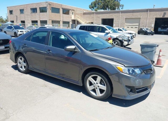 2013 TOYOTA Camry