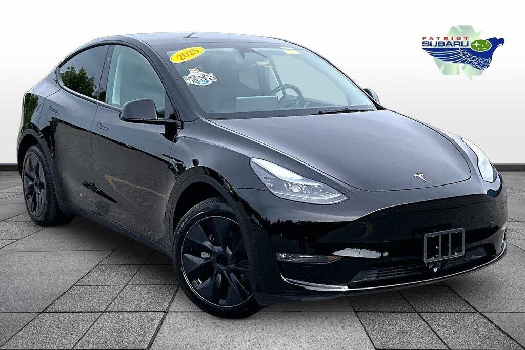 2025 TESLA Model Y