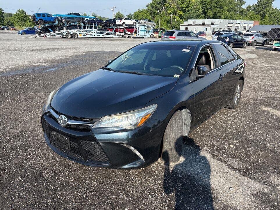 2017 TOYOTA Camry