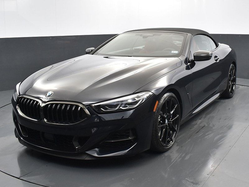 2022 BMW M8