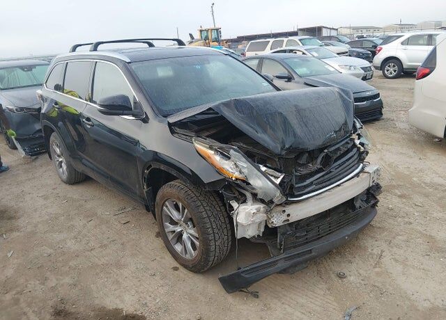 2015 TOYOTA Highlander