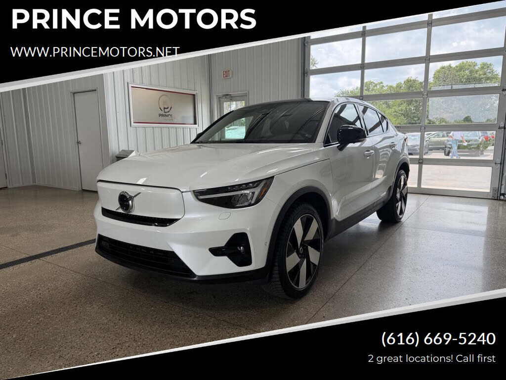 2023 VOLVO C40