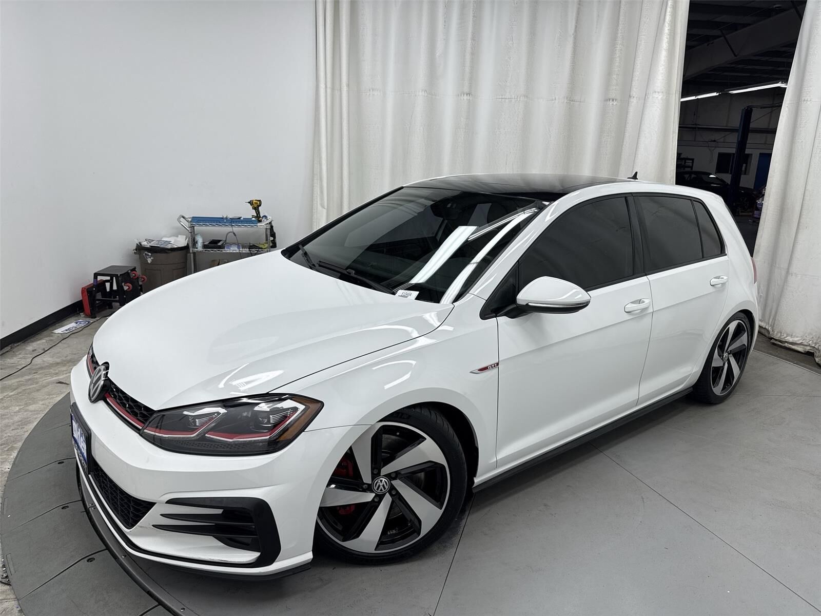 2018 VOLKSWAGEN Golf GTI