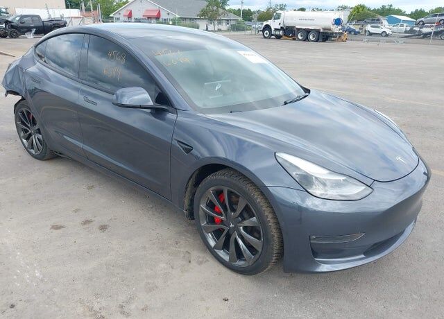 2022 TESLA Model 3