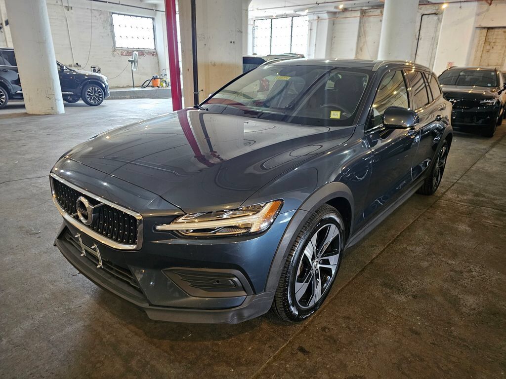 2020 VOLVO V60CC