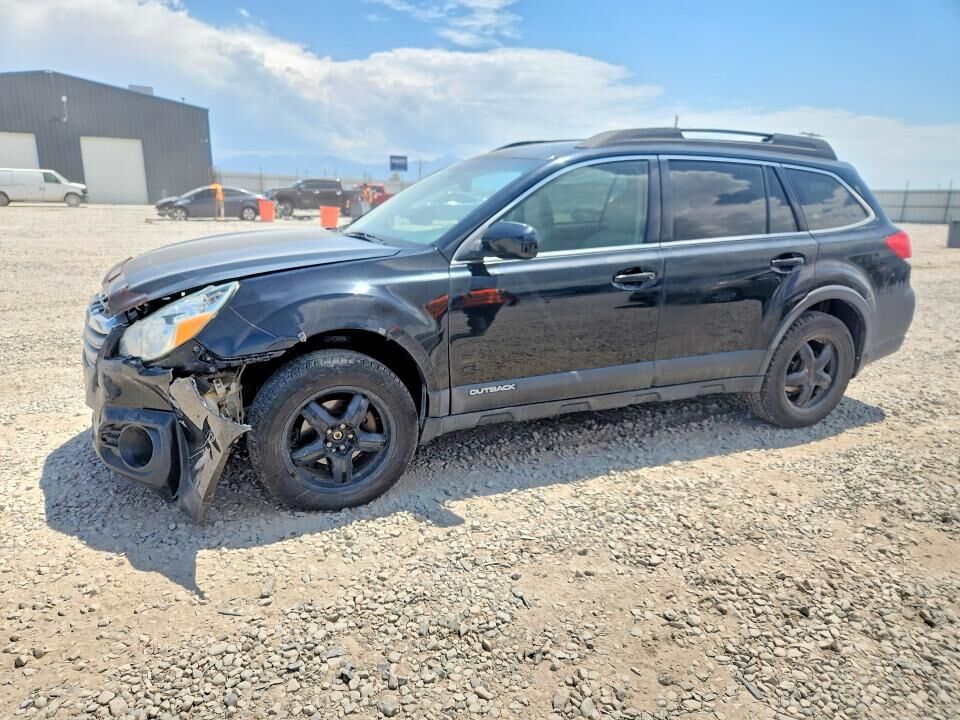 2013 SUBARU Outback