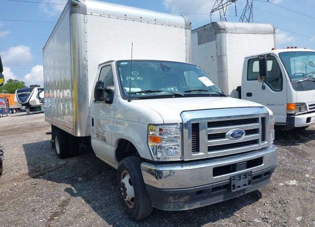 2024 FORD E-350