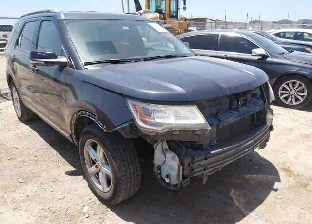2017 FORD Explorer