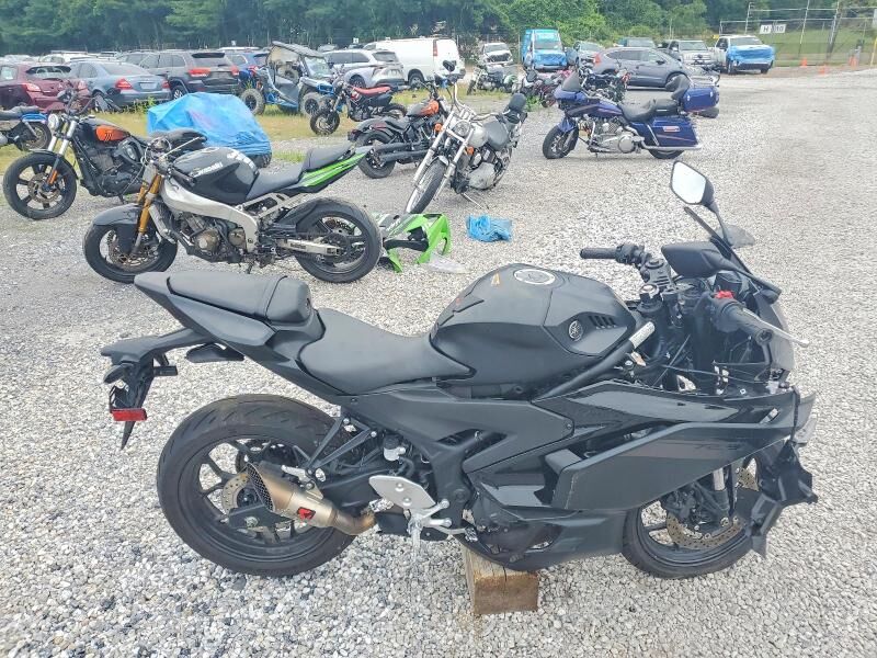 2025 YAMAHA YZF