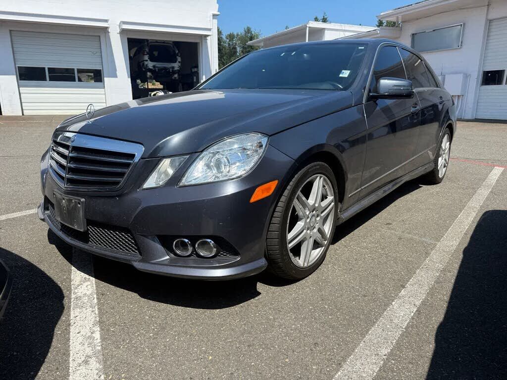 2010 MERCEDES-BENZ E-Class