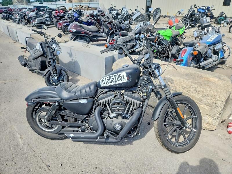 2022 HARLEY DAVIDSON Iron 883