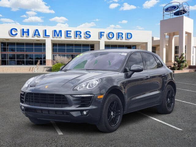 2017 PORSCHE Macan