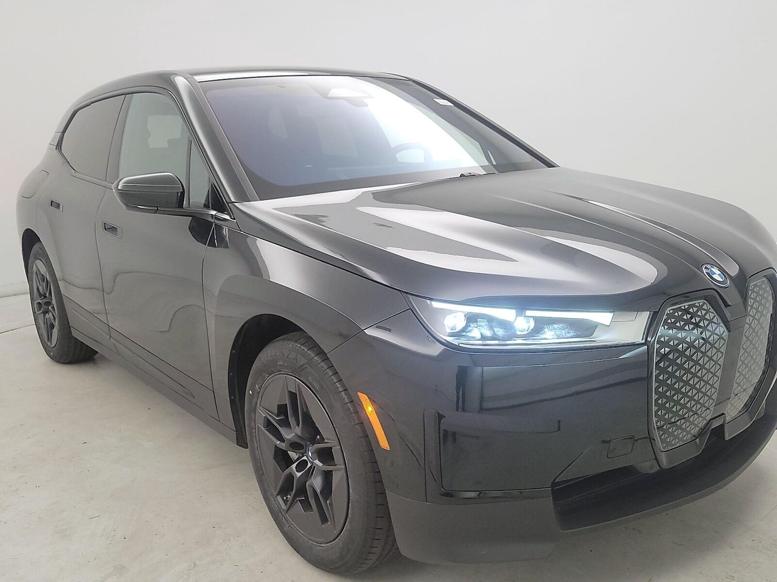 2023 BMW ix