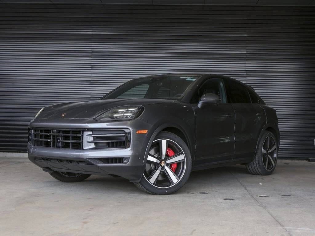 2025 PORSCHE Cayenne