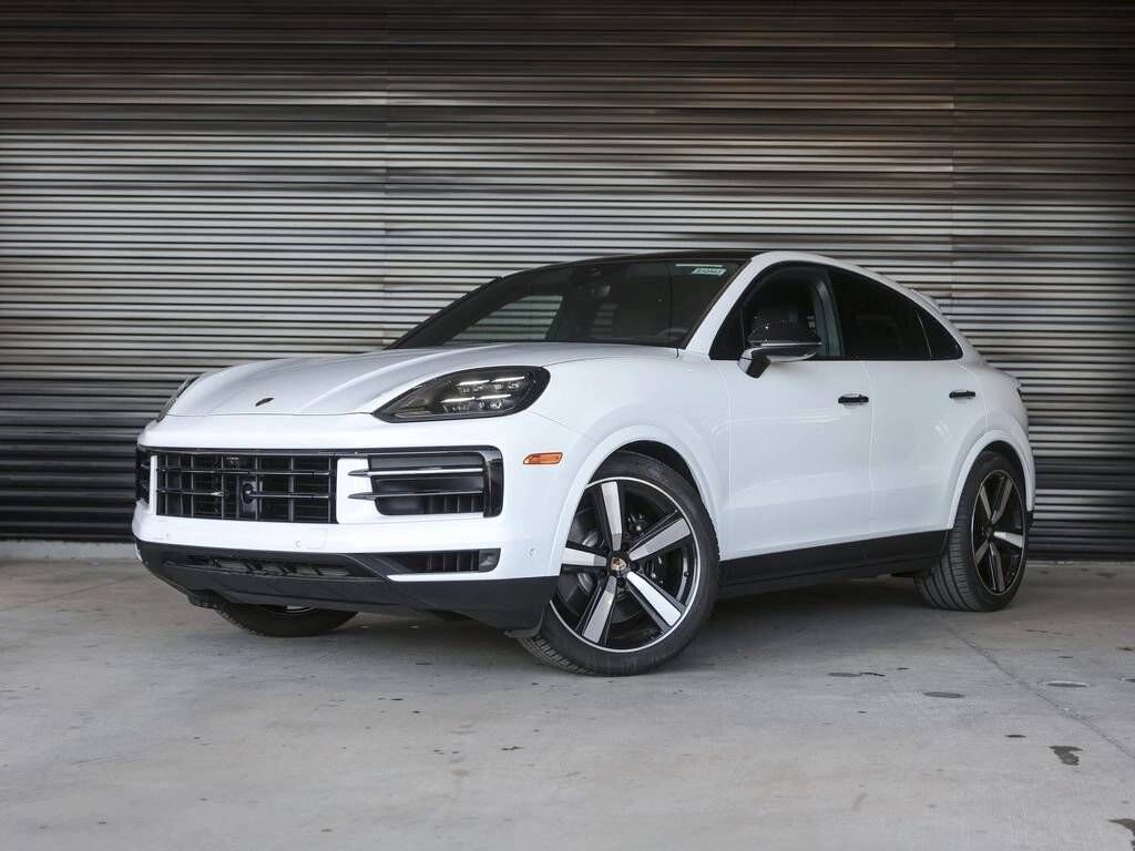 2025 PORSCHE Cayenne