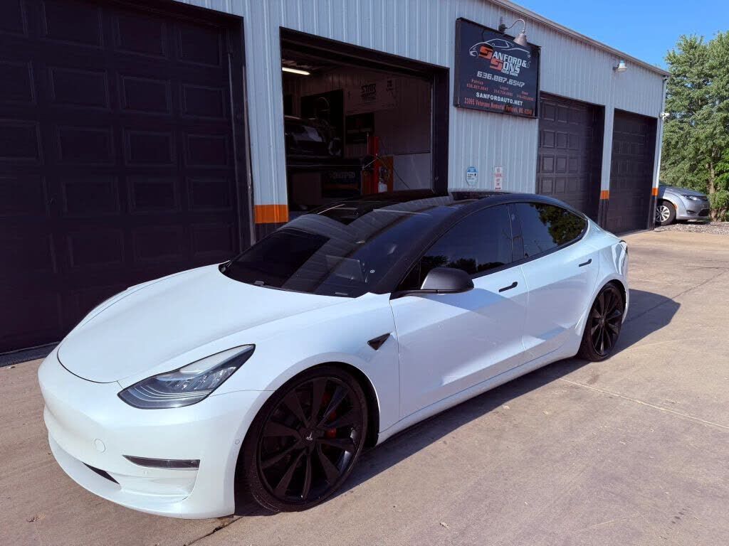 2020 TESLA Model 3
