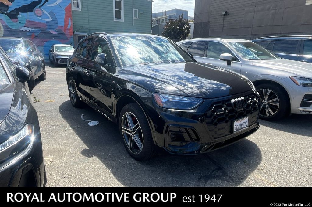 2024 AUDI Q5 e