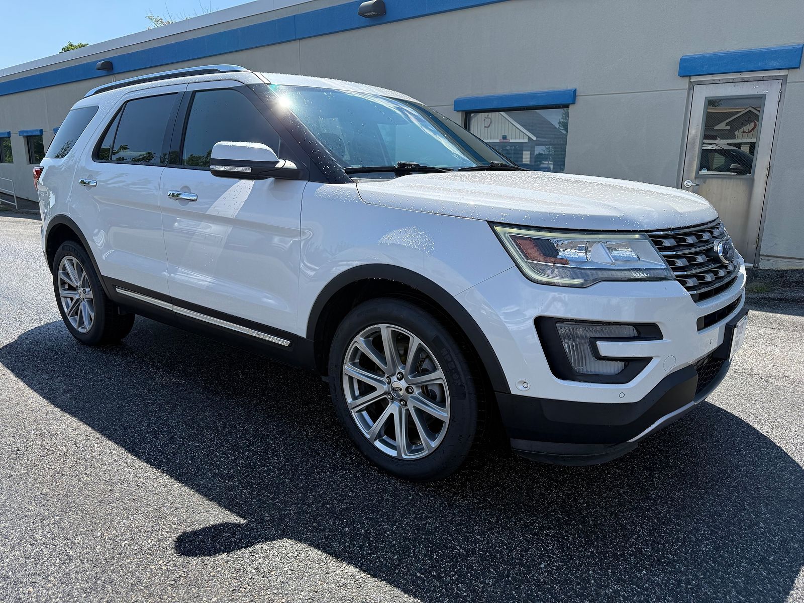 2017 FORD Explorer