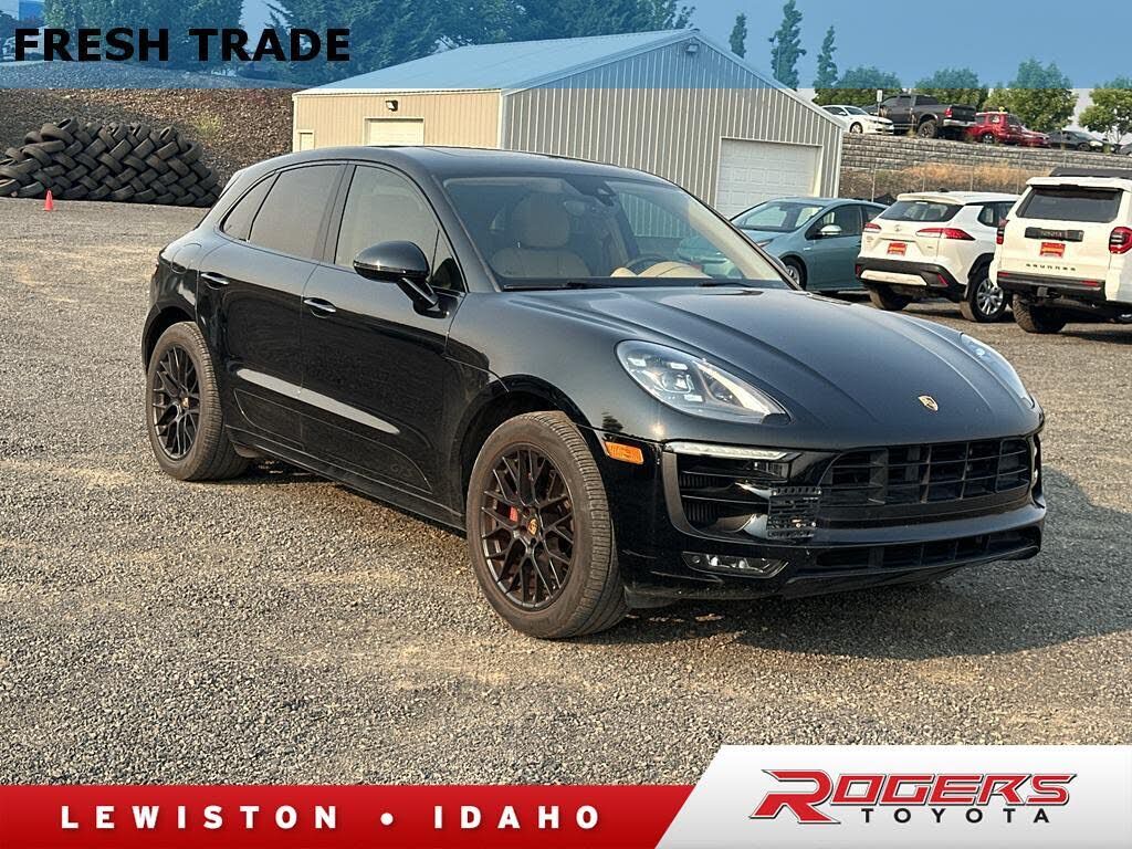 2017 PORSCHE Macan