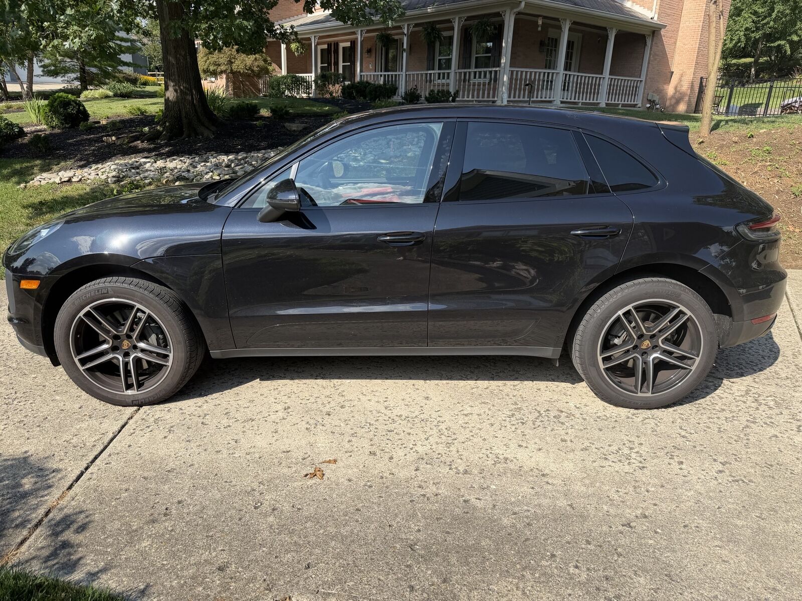2020 PORSCHE Macan