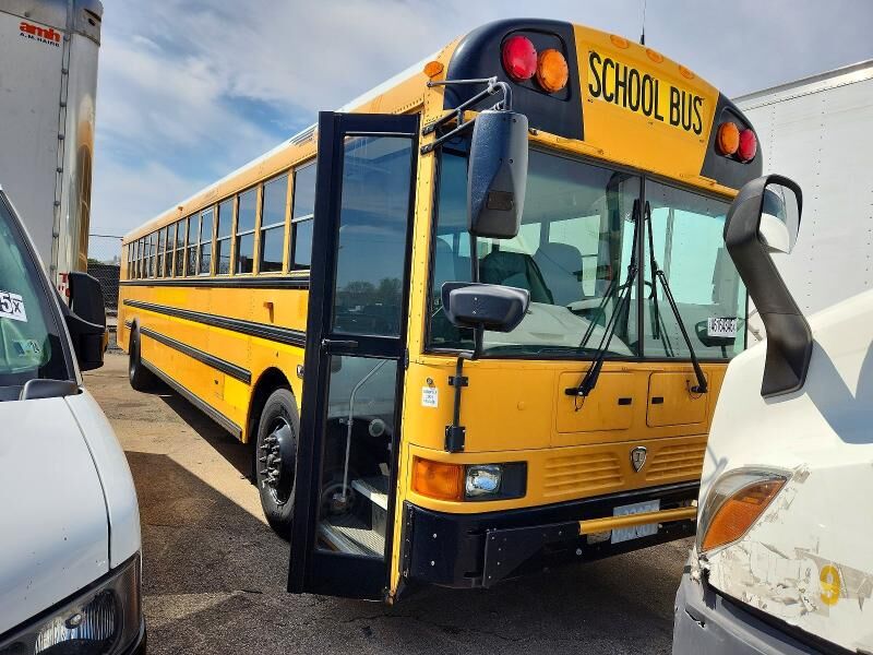 2016 IC BUS PB305