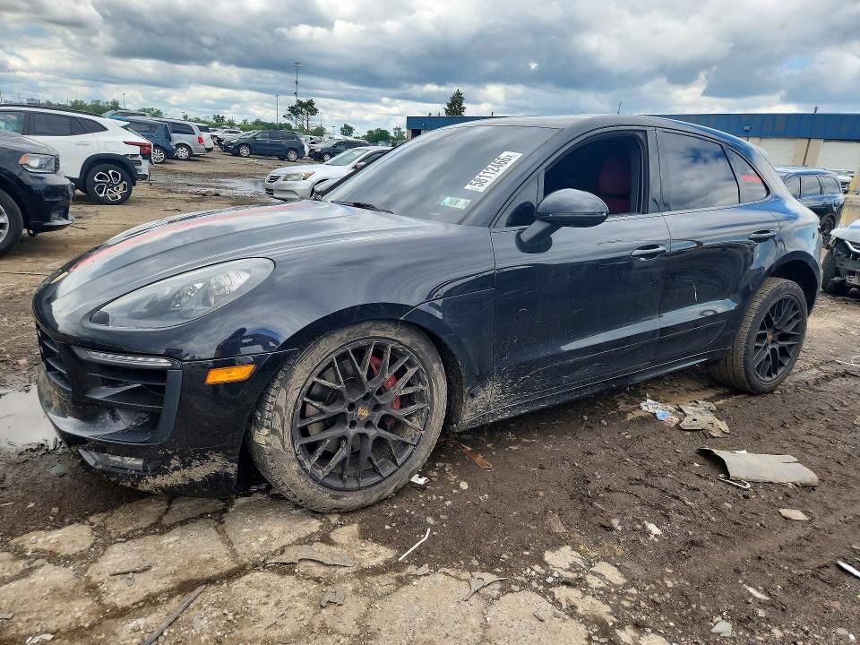 2018 PORSCHE Macan