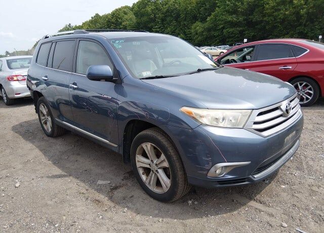 2013 TOYOTA Highlander