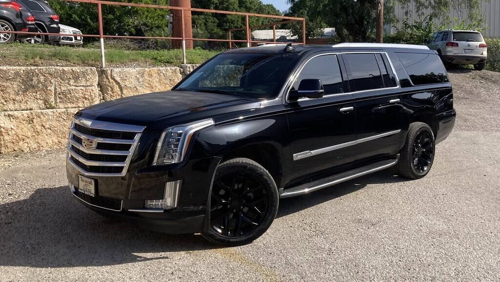 2017 CADILLAC Escalade ESV