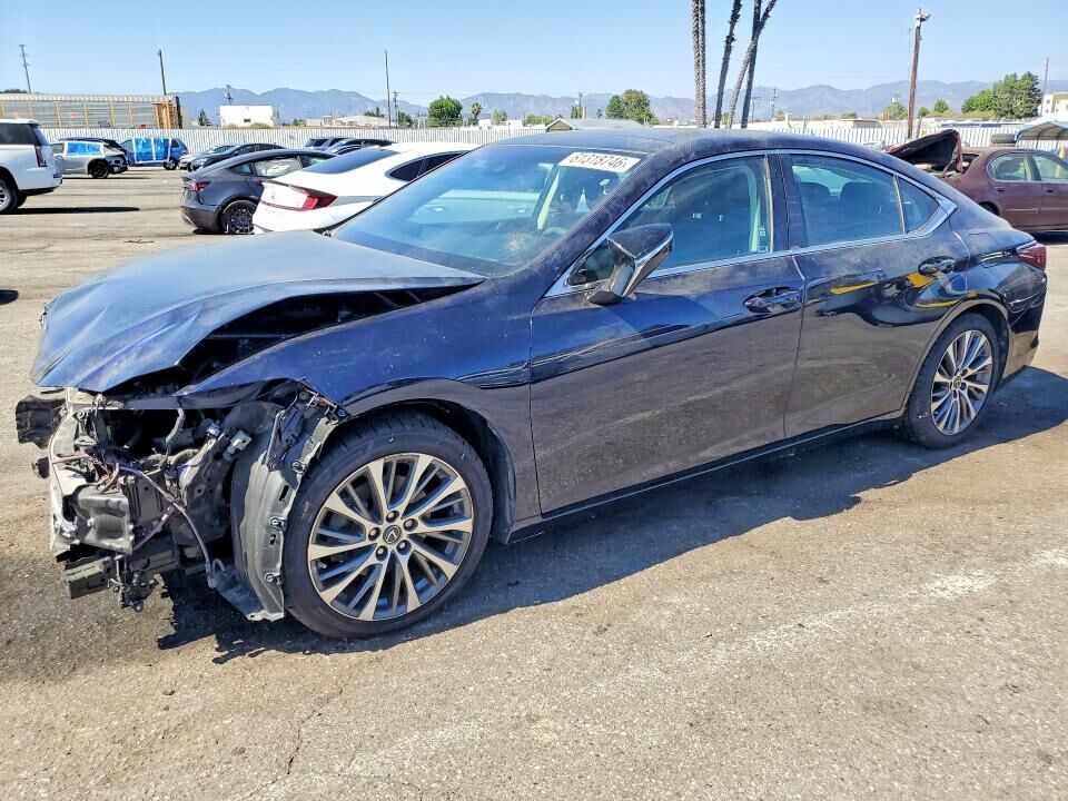 2019 LEXUS ES
