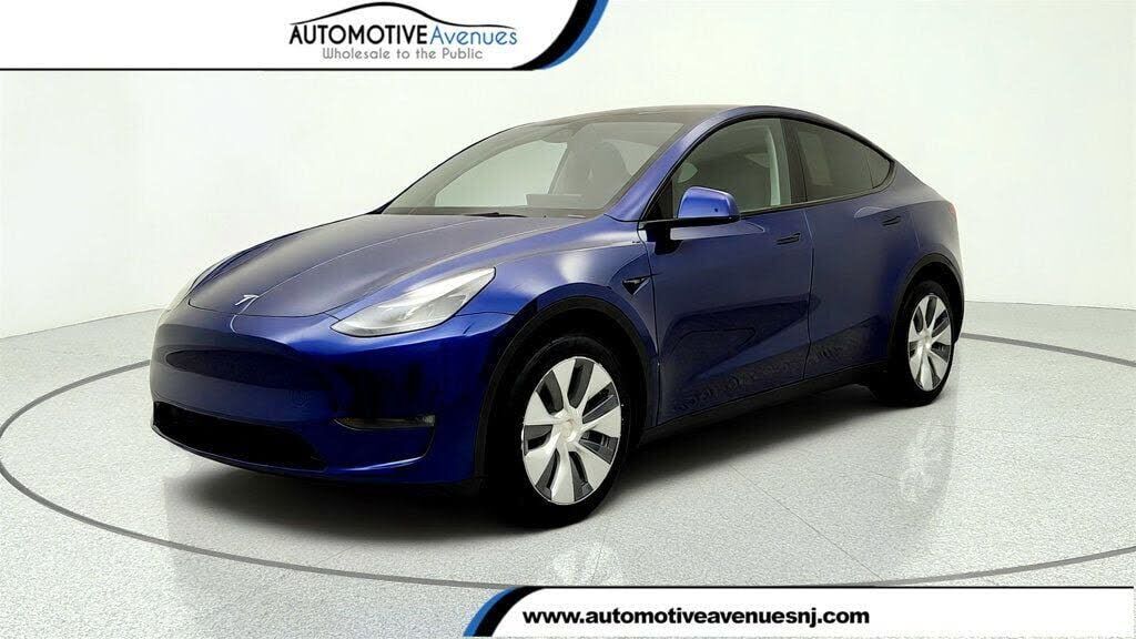 2023 TESLA Model Y