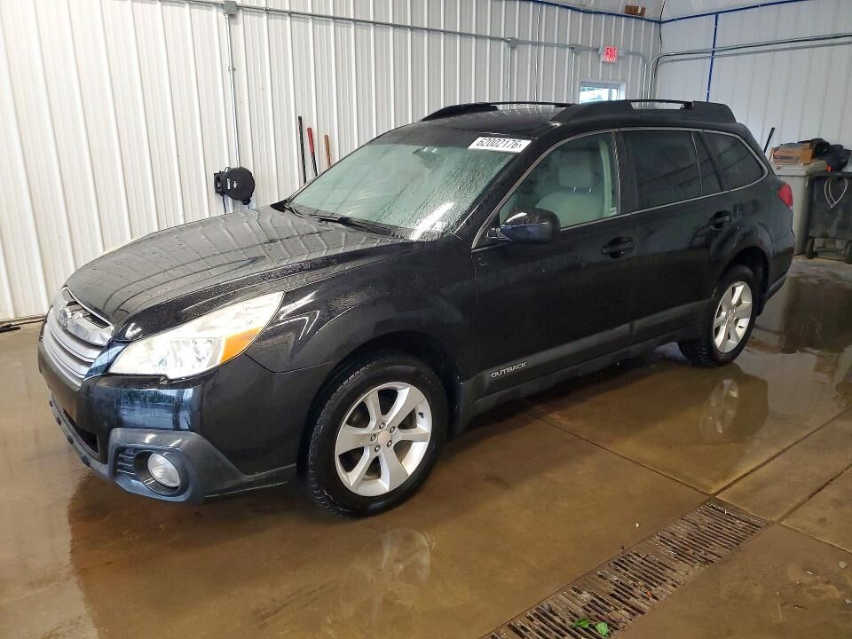 2013 SUBARU Outback