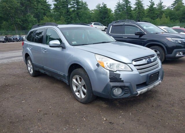 2013 SUBARU Outback