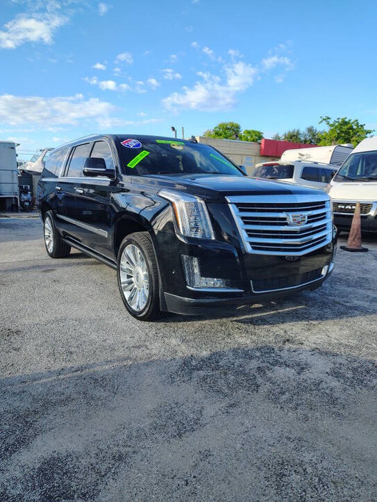 2017 CADILLAC Escalade ESV
