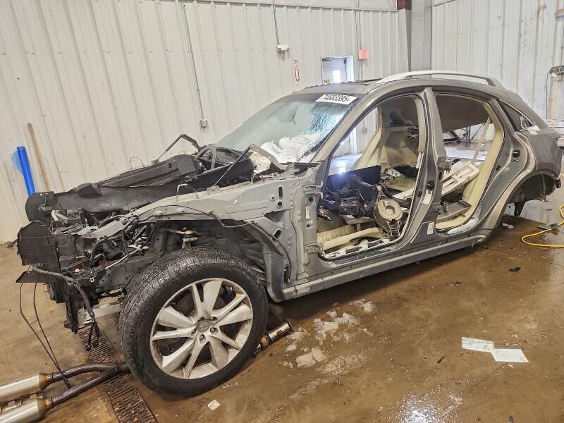2015 INFINITI QX70