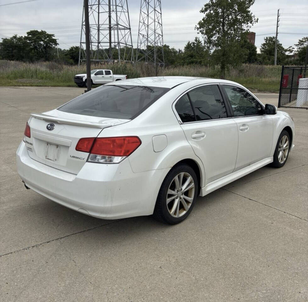 2013 SUBARU Legacy